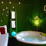 Gasthuis Jacuzzi 4*